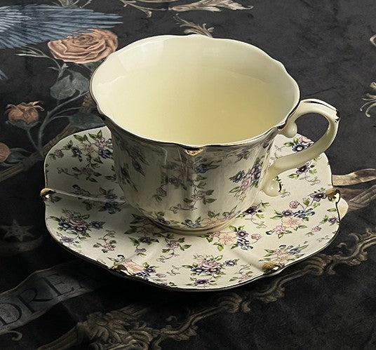 Taza y platillo de té tradicional británico en caja de regalo, juego de taza y platillo de porcelana china, tazas y platillos únicos, tazas de cerámica reales, elegantes tazas de café de cerámica vintage.